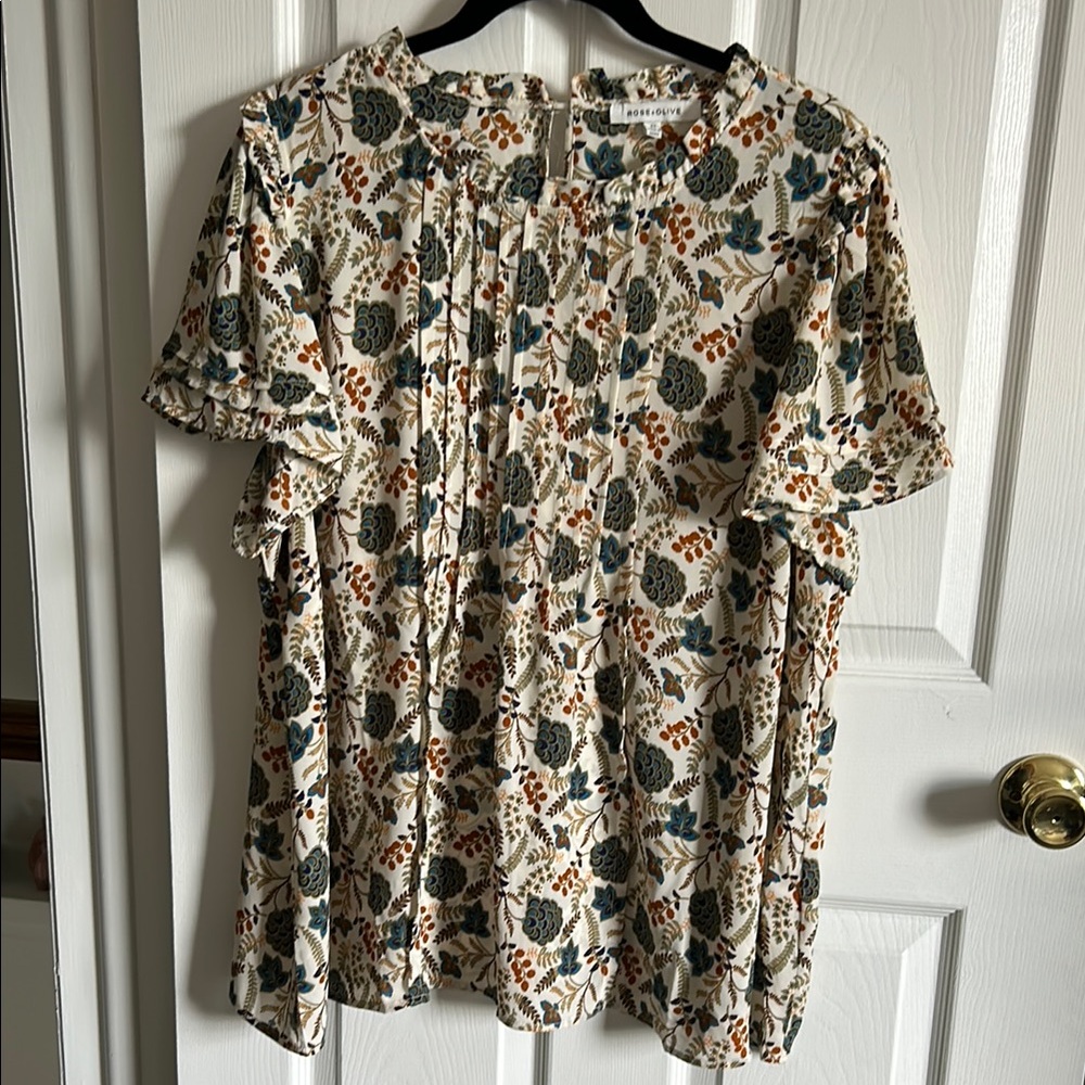 Cream Blouse with Peter Pan Collar and Relaxed Fit